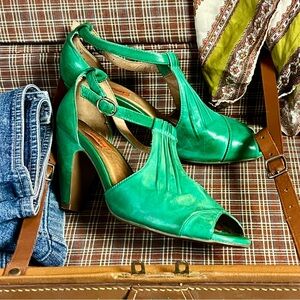 Miz Mooz Salima Green Leather Heels 8.5 | Retro T-Strap Peep Toe